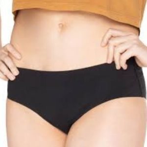 Period Panties - Nicole Jardim (3)